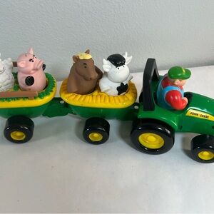 ERTL John Deere Green Tractor with Farm Animals makes noise